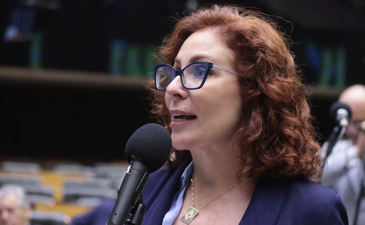 A deputada federal Carla Zambelli respondeu ao ex-presidente Jair Bolsonaro após ele atribuir a derrota nas eleições de 2022 a ela