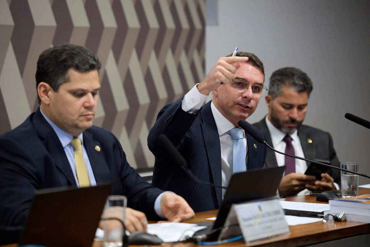 Partido de Jair Bolsonaro presidirá as comissões de Segurança Pública com Flávio Bolsonaro (PL-RJ) e de Infraestrutura com Marcos Rogério (PL-RO)