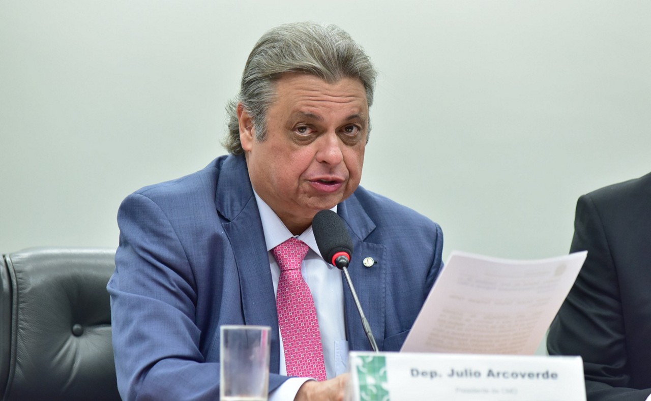 Presidente da Comissão Mista de Orçamento (CMO), Júlio Arcoverde (PP-PI), repetiu que não faltou 'empenho do Congresso' para aprovar o Orçamento em 2024