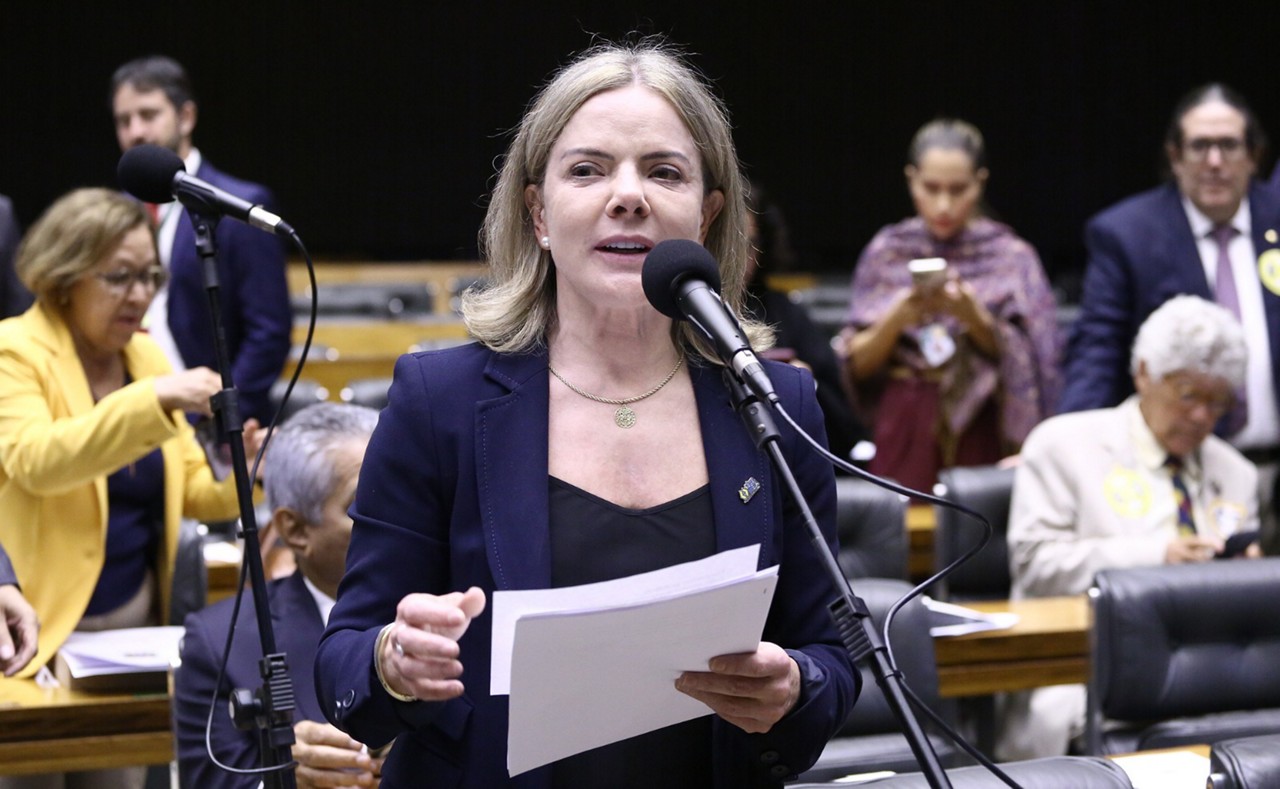 Críticos de Gleisi Hoffmann (PT-PR) avaliam que aliada de Lula é muito ‘radical’ para a articulação política entre Planalto e Congresso