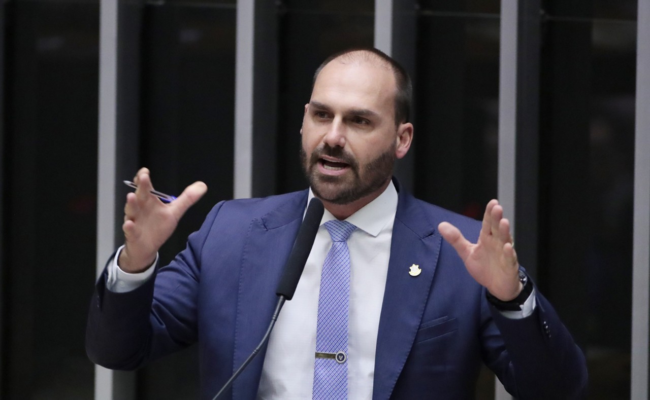 O deputado federal Eduardo Bolsonaro (PL-SP) era o principal cotado para assumir a presidência da Comissão de Relações Exteriores da Câmara dos Deputados. 