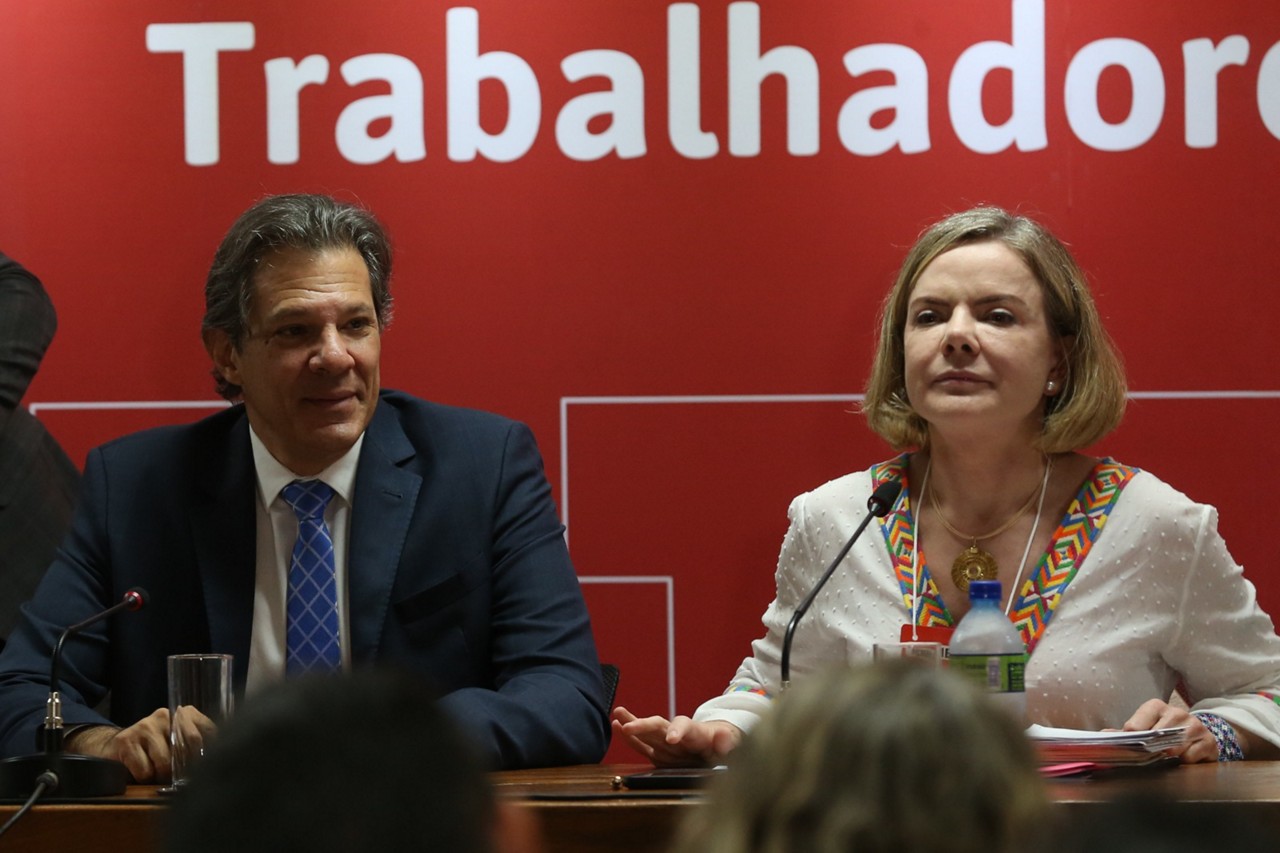 Fernando Haddad e Gleisi Hoffmann acumulam divergências públicas neste Lula 3; na cerimônia de posse, ministra das Relações Institucionais amenizou o tom
