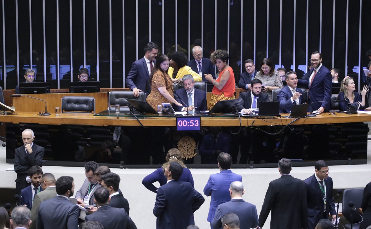 Congresso cobrava liberação de emendas parlamentares para aprovar pacote fiscal do governo Lula