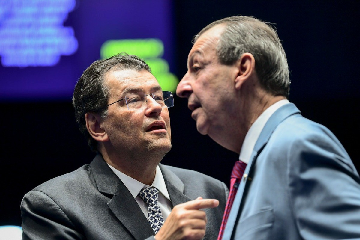 Senadores eleitos pelo Amazonas, Eduardo Braga (MDB) e Omar Aziz (PSD) recorreram ao ministro Flávio Dino, do Supremo Tribunal Federal (STF), pela liberação dos recursos