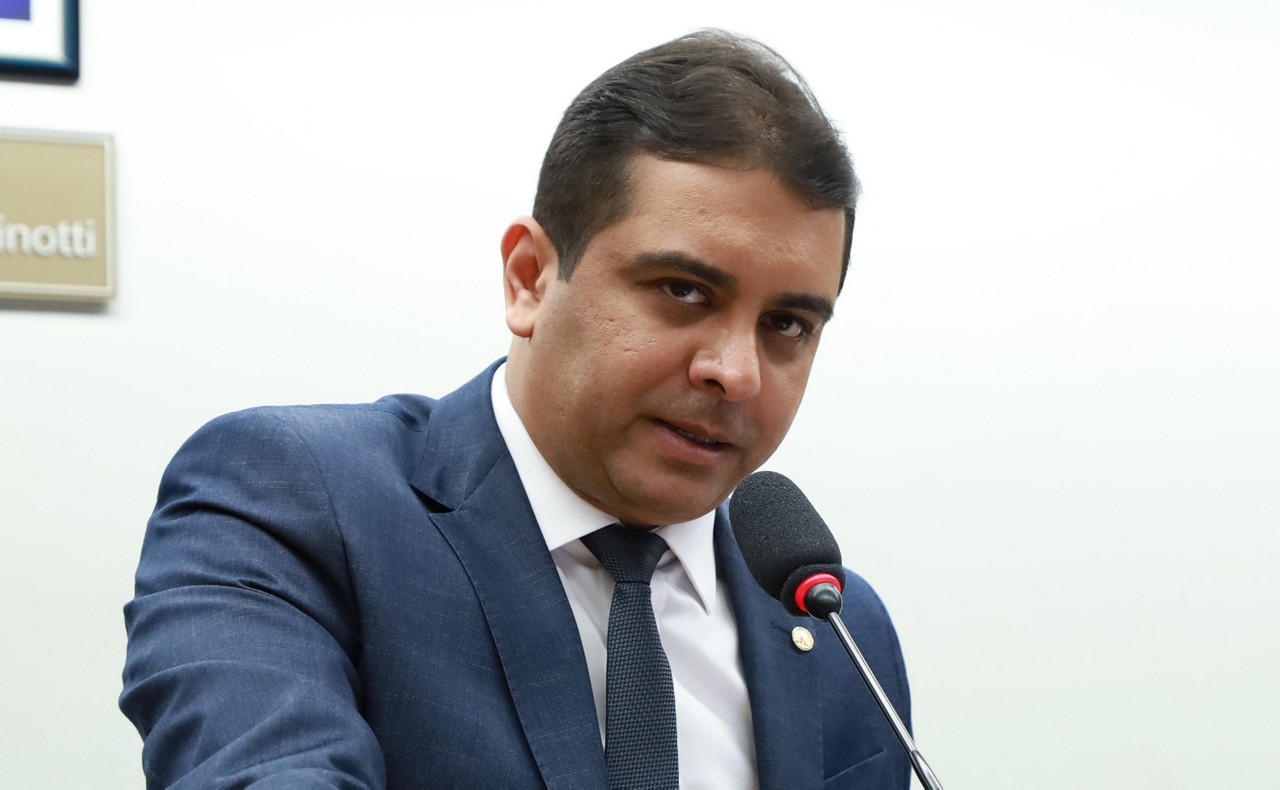Deputado Fernando Rodolfo (PL-PE) afirmou que apresentará emenda à PEC propondo regime com cinco dias de trabalho e dois de folga