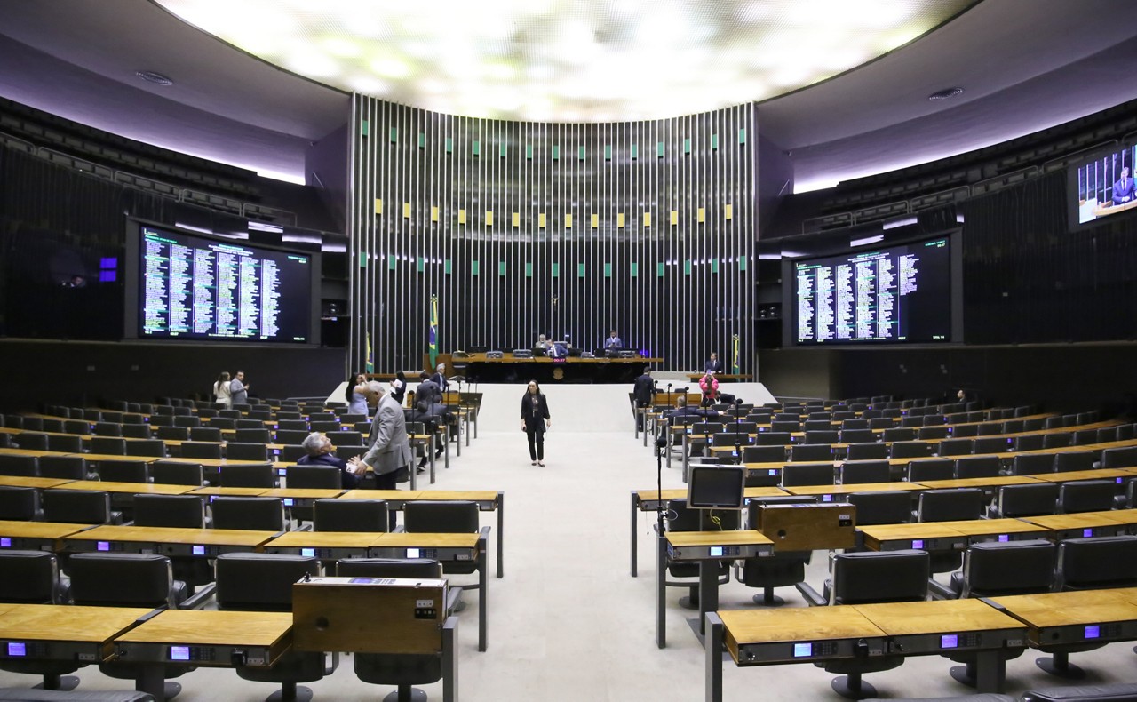 Câmara dos Deputados pode avançar em breve com a PEC que blinda parlamentares de investigação