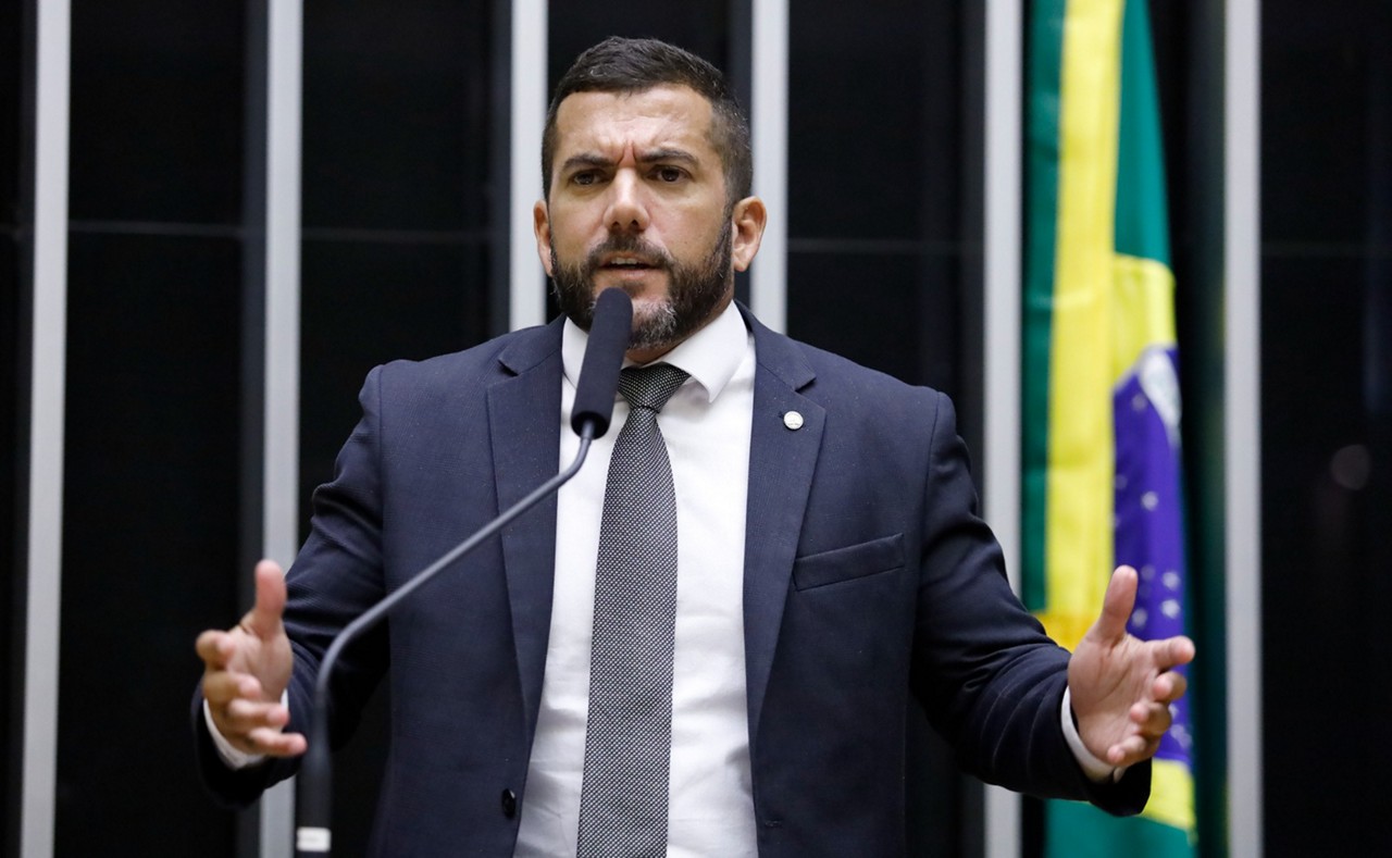 Assessores de Carlos Jordy (foto) e Sóstenes Cavalcante foram alvos de mandados de busca e apreensão nesta quinta-feira (19)