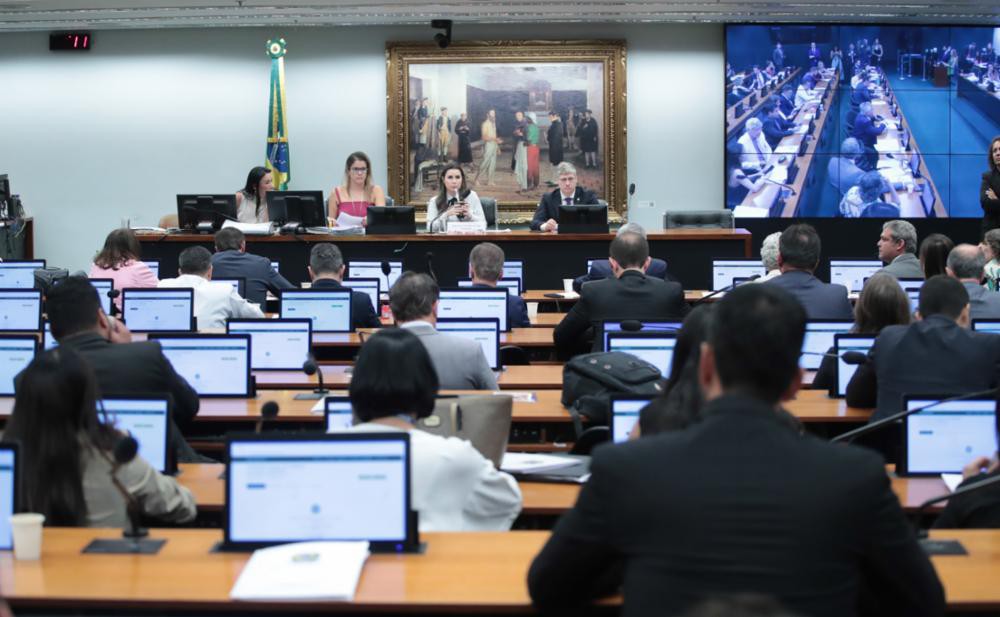 Como parte do pacorte anti-STF, CCJ da Câmara aprovou projeto que amplia o rol de crimes de responsabilidades de ministros do STF