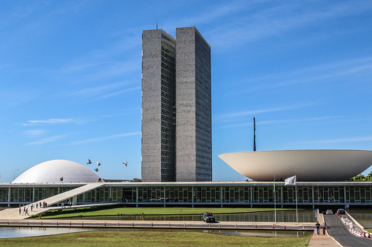 O Congresso Nacional (Senado à esquerda e Câmara à direita) estará de recesso a partir de 23 de dezembro 