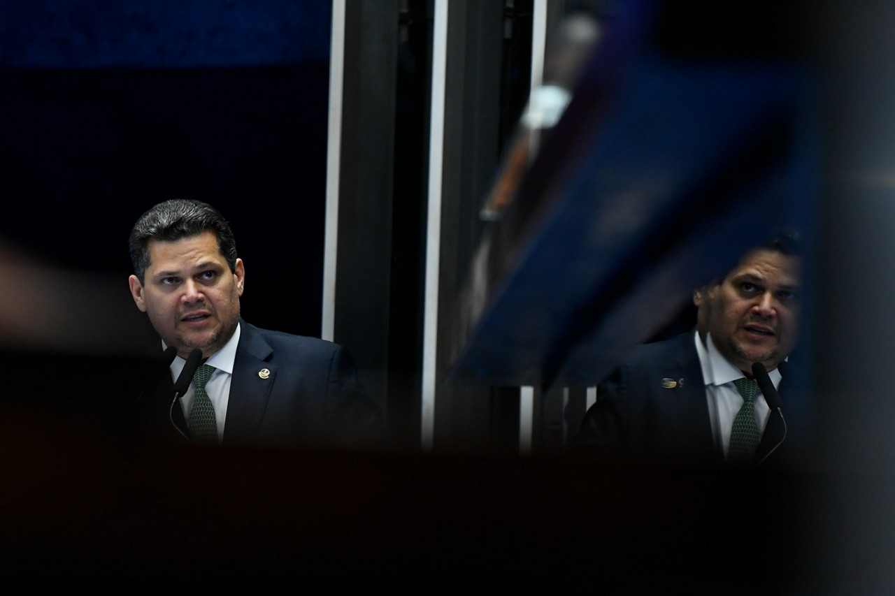 Davi Alcolumbre retorna ao cargo de presidente do Congresso e do Senado para um mandato de dois anos
