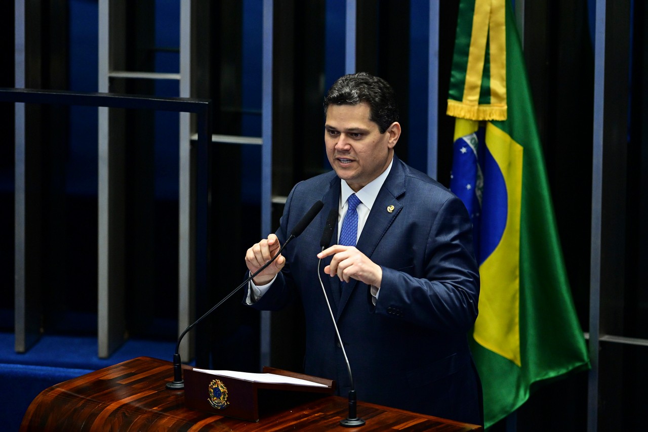 O amapaense Davi Alcolumbre retornou ao comando do Senado Federal neste sábado (1°). 