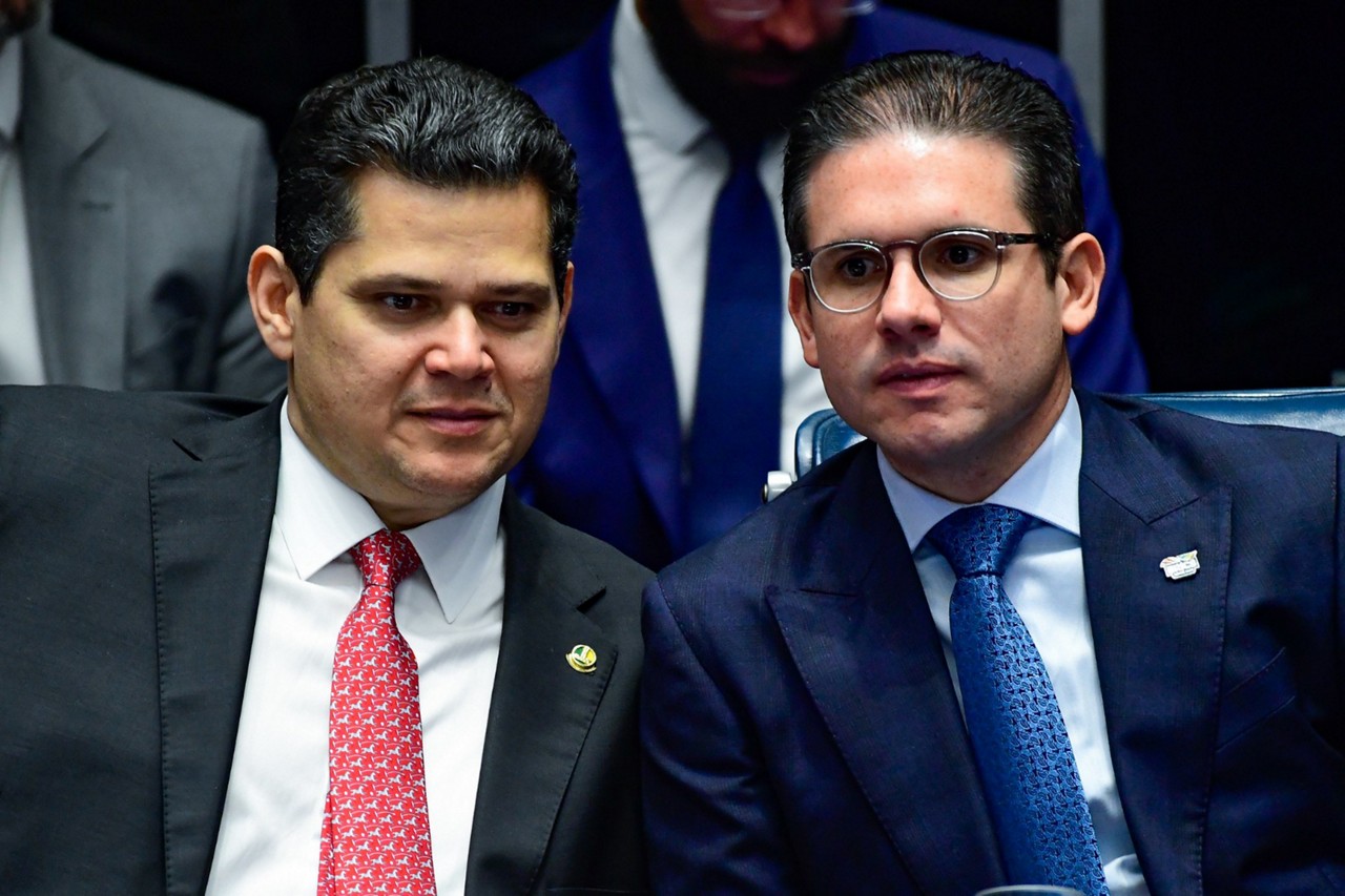Davi Alcolumbre e Hugo Motta argumentaram que a derrubada dos decretos sobre o IOF atende aos interesses do país contra o aumento de impostos