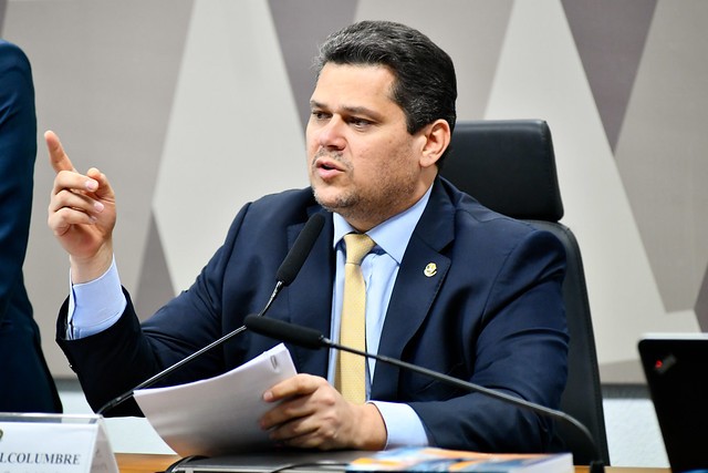 Davi Alcolumbre terá o apoio do PL, de Jair Bolsonaro, na eleição à presidência do Senado em 2025