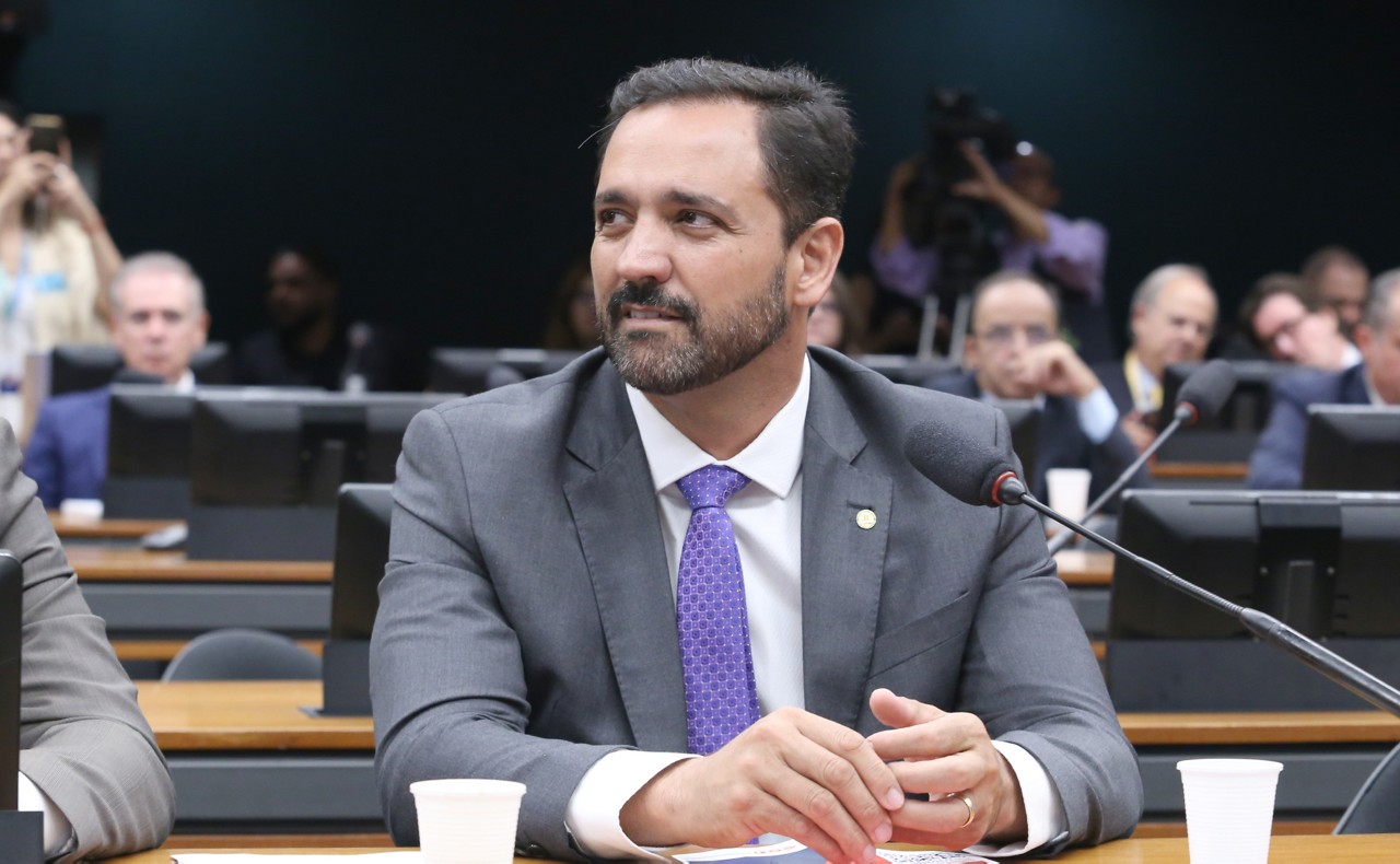 O deputado Diego Andrade assinou o requerimento de urgência ao projeto de lei que trata sobre anistia