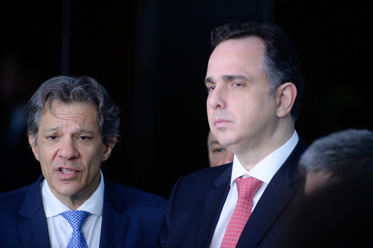 Fernando Haddad foi ao Senado para apresentar pacote fiscal em reunião de Rodrigo Pacheco com líderes partidários