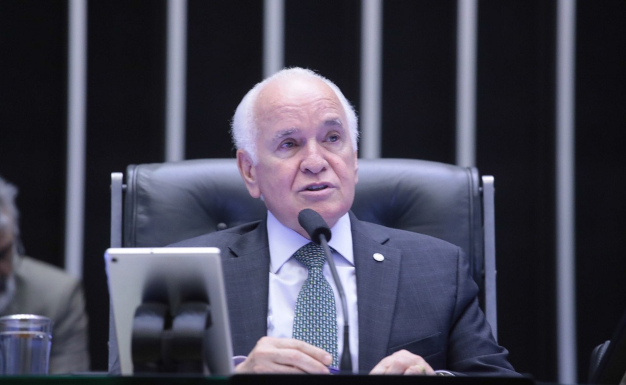 O deputado Gilberto Nascimento negou uma divisão na bancada evangélica após disputa por votos