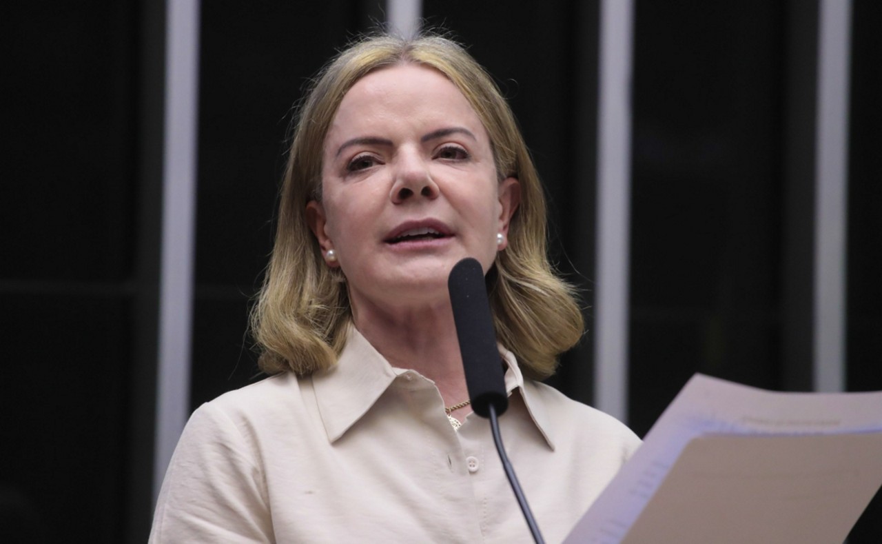 Gleisi Hoffmann tomará posse como ministra da Secretaria de Relações Institucionais na segunda-feira (10)
