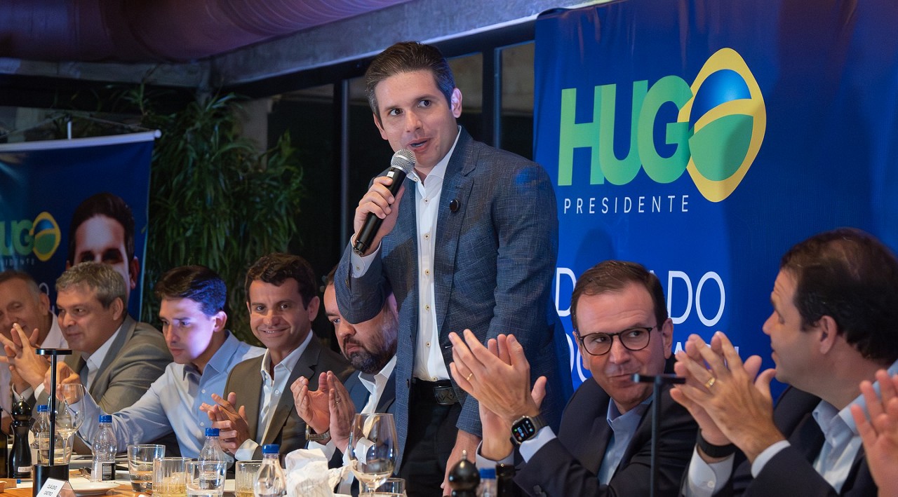 Jantar em apoio a Hugo Motta no Rio de Janeiro reuniu nomes do PL ao PT, antagonistas políticos