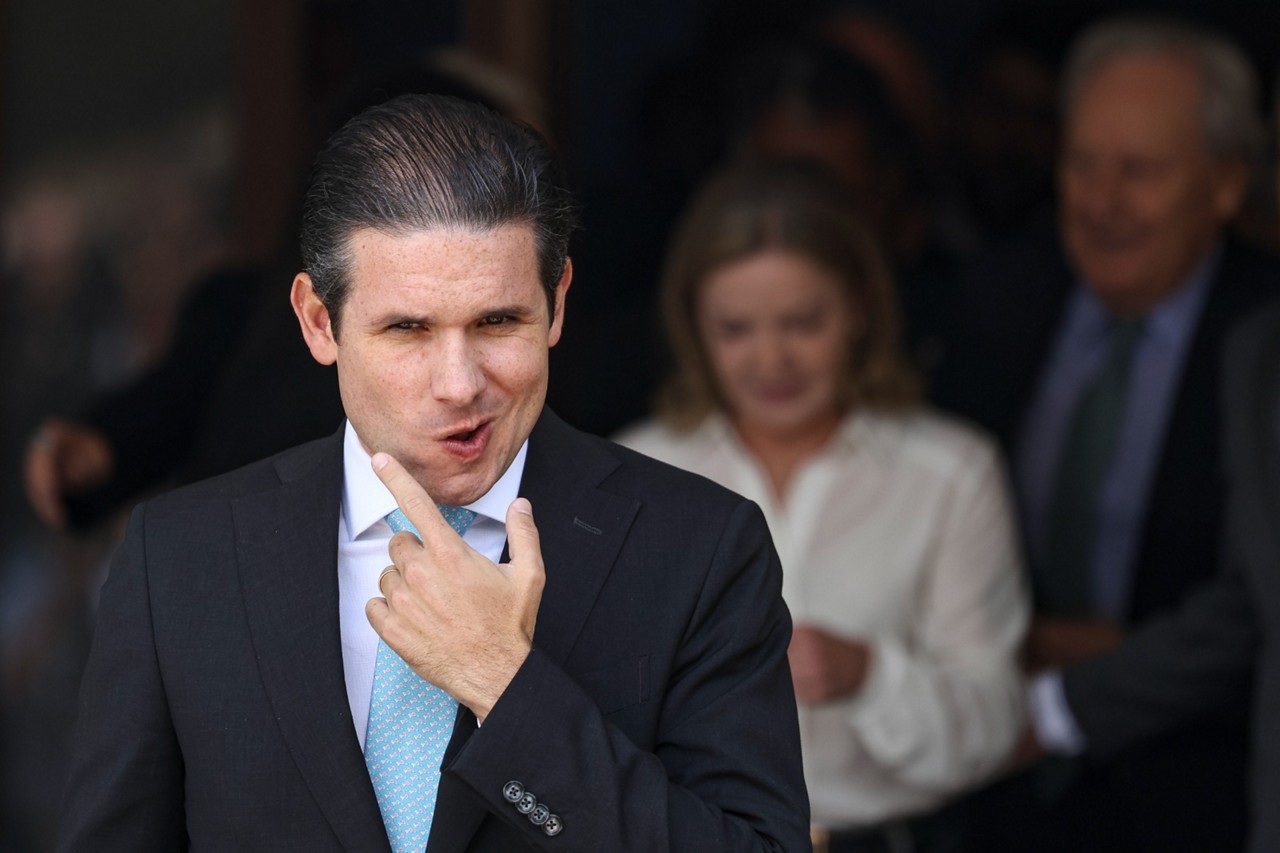 Próximo ao feriado da Semana Santa, Hugo Motta se ausentou da Câmara e foi para viagem particular