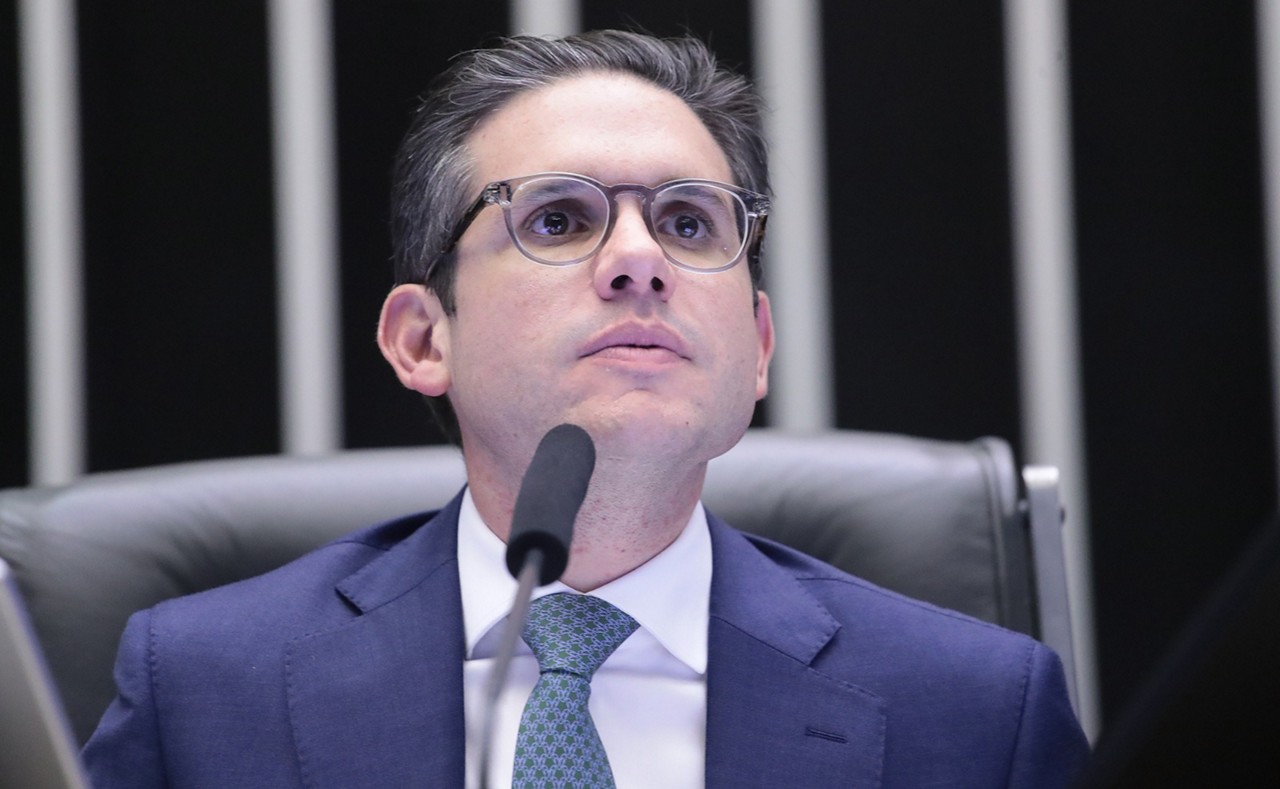 Hugo Motta negou que tenha negociado a votação de projetos em troca da desocupação da Mesa da Câmara
