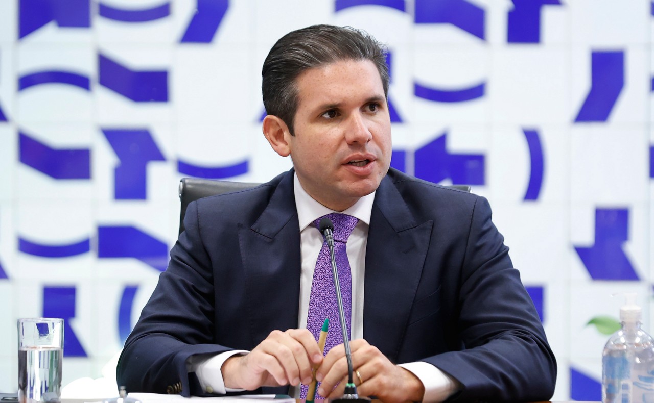 O presidente Hugo Motta (Republicanos-PB) durante a reunião do Colégio de Líderes nesta terça-feira (12/8)