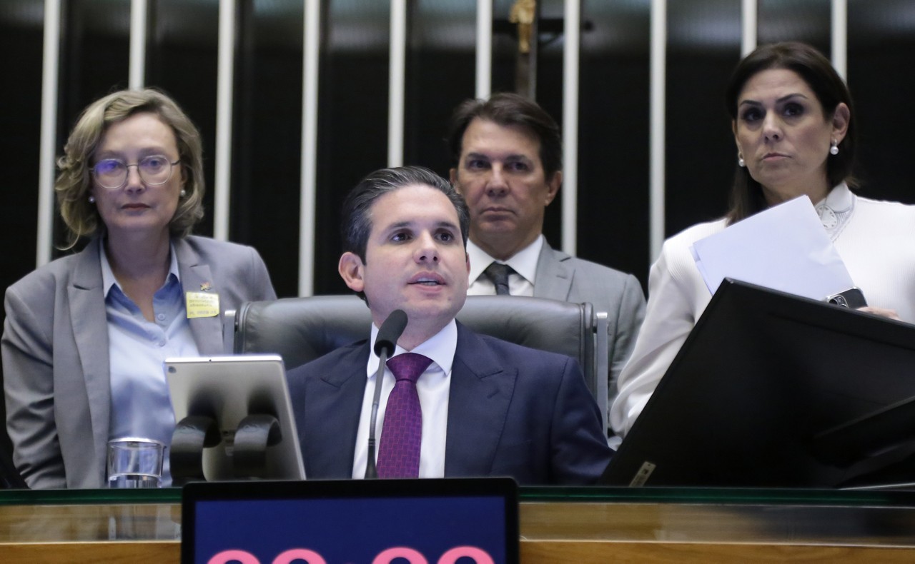 O presidente da Câmara dos Deputados, Hugo Motta (Republicanos-PB), capitaneou o PL da Adultização em meio às pressões da oposição ao governo Lula pela pauta