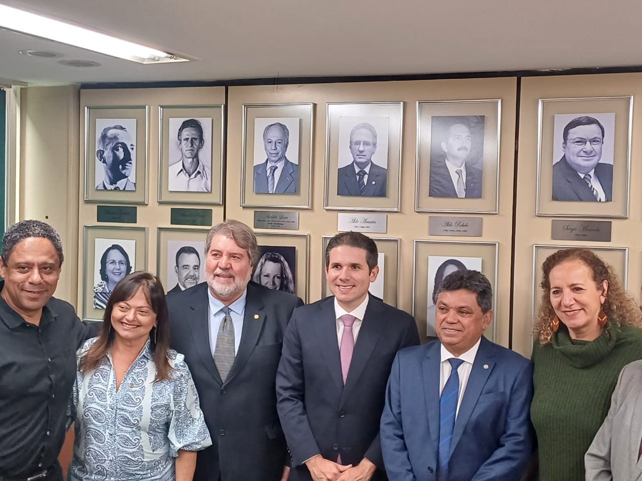Hugo Motta assegurou o apoio da bancada do PCdoB, totalizado sete partidos em prol de sua candidatura à presidência da Câmara