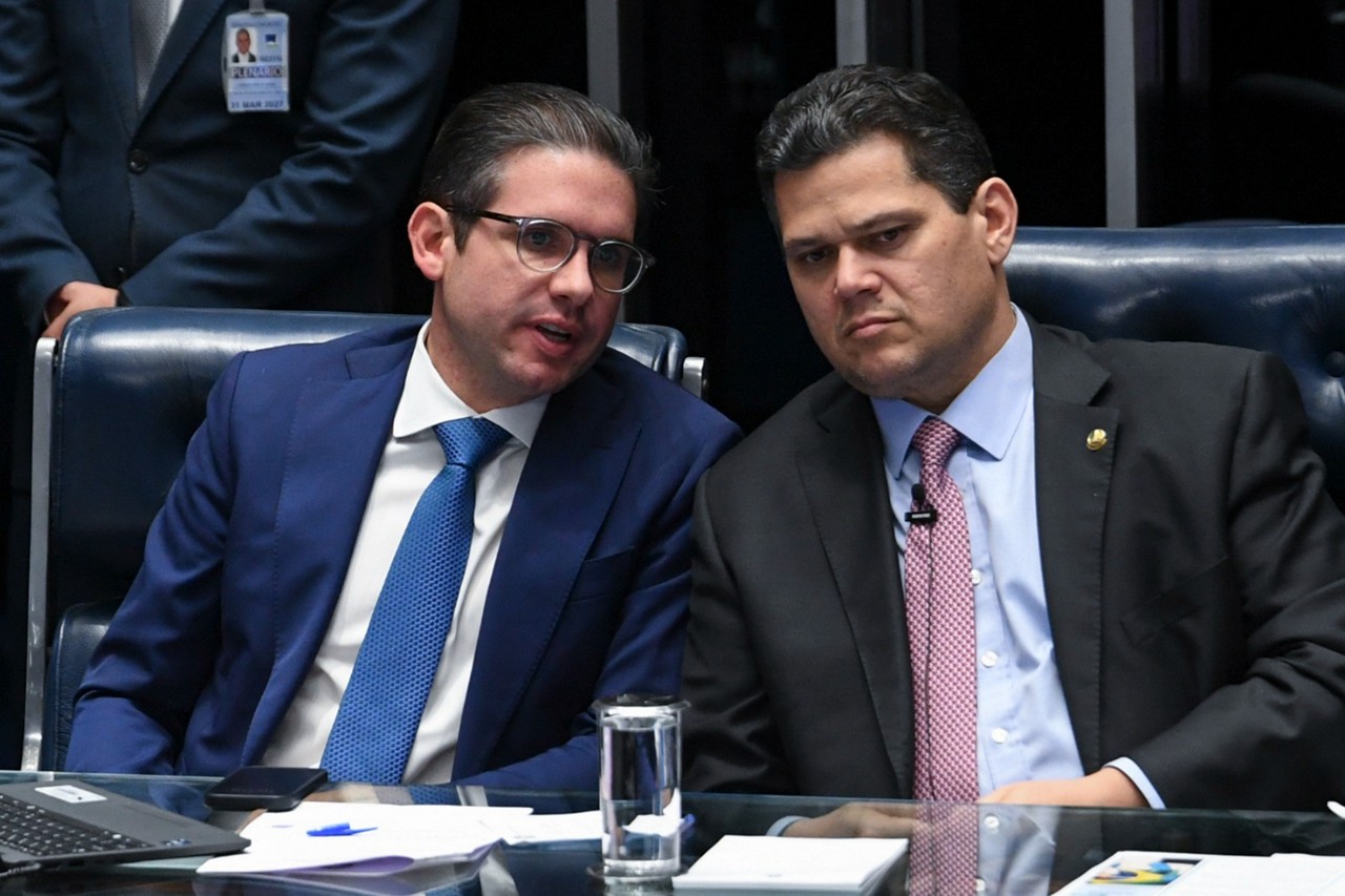 Hugo Motta e Davi Alcolumbre enfrentam protestos da oposição na volta do recesso do Congresso Nacional