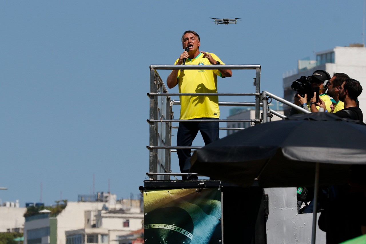 Jair Bolsonaro reuniu 18,3 mil pessoas em Copacabana em ato pela anistia, segundo USP