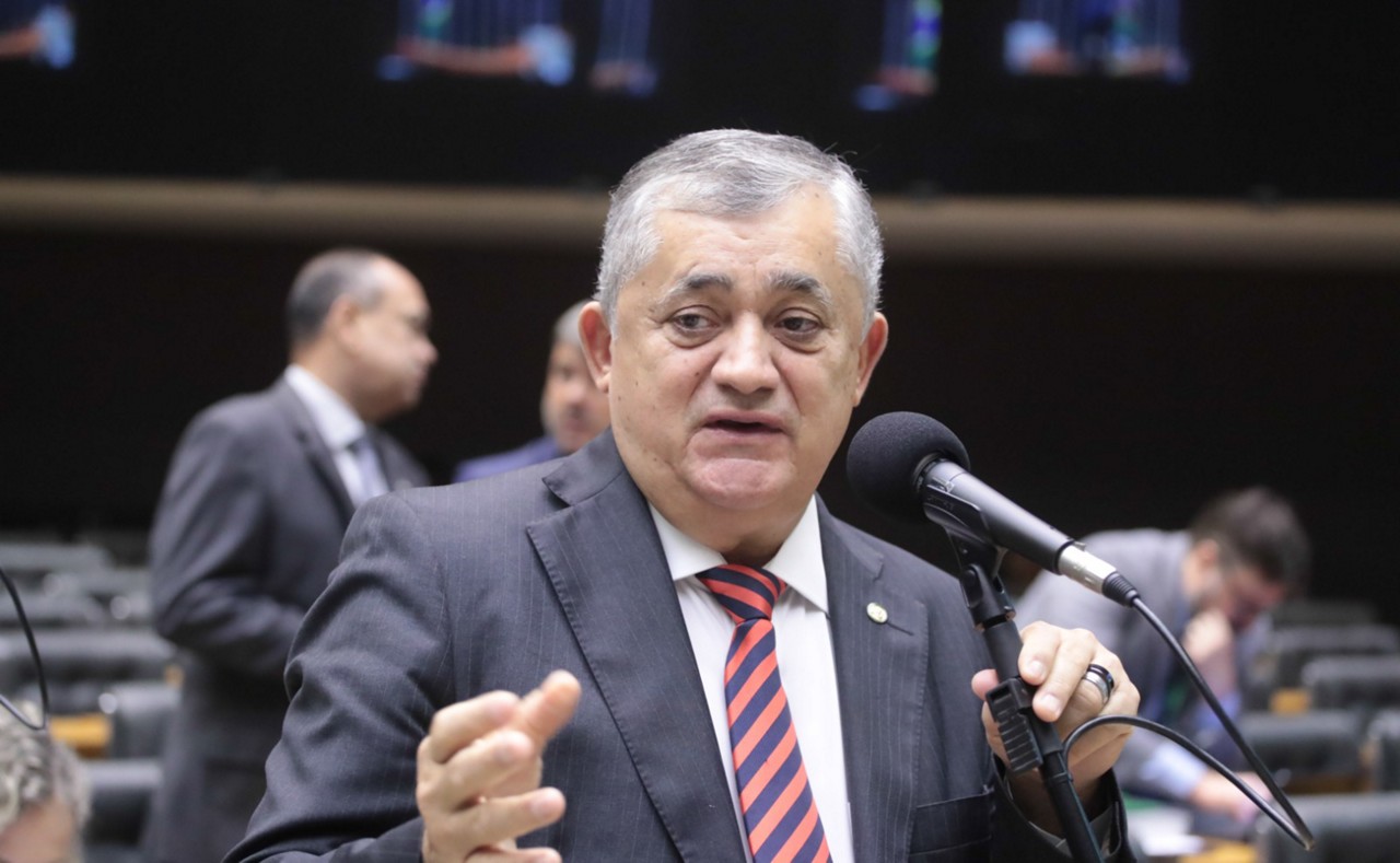 José Guimarães é líder do governo Lula 3 na Câmara dos Deputados