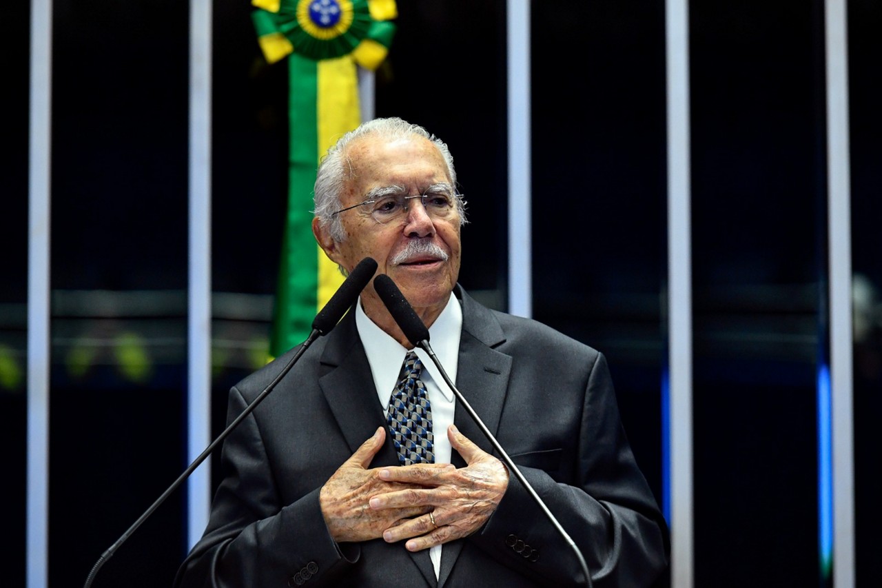 José Sarney foi homenageado por conduzir a volta do processo democrático no Brasil