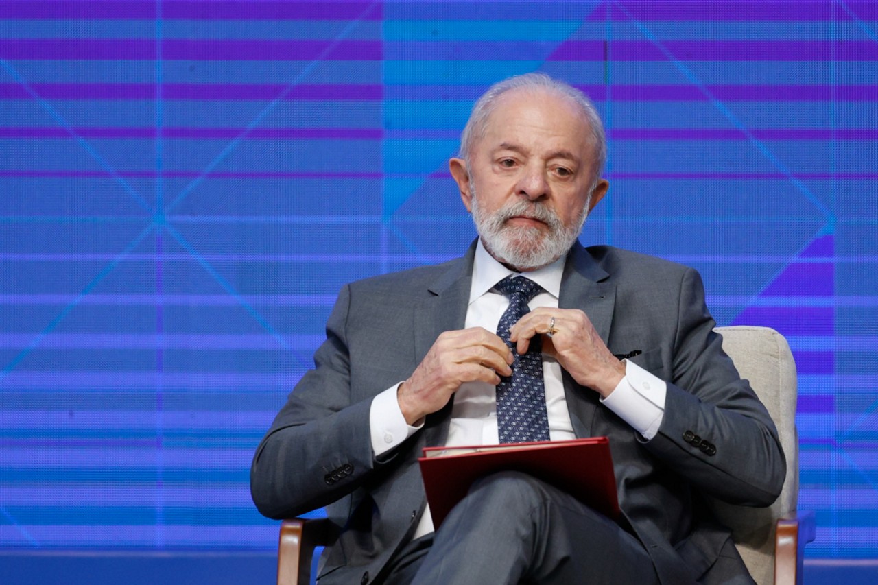 O presidente Lula ainda enfrenta desafios no Congresso, após um desgaste com Hugo Motta, da Câmara, pelo IOF