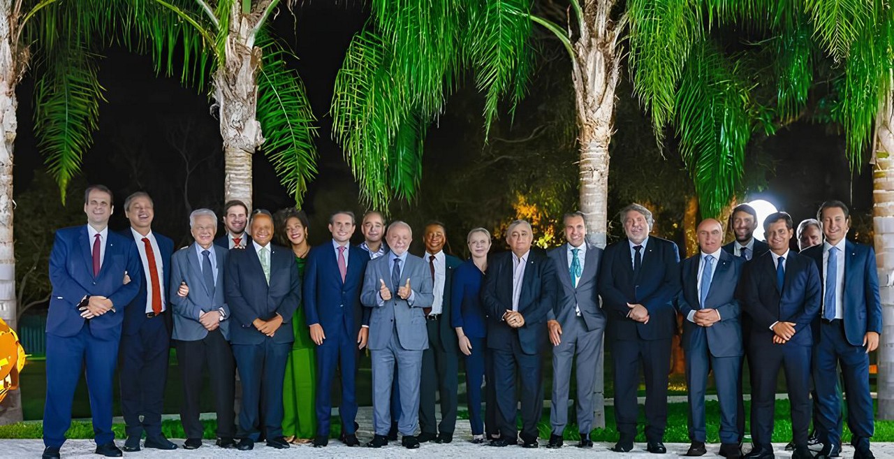 Lula se reuniu com 18 líderes da Câmara na residência do presidente da Casa, Hugo Motta