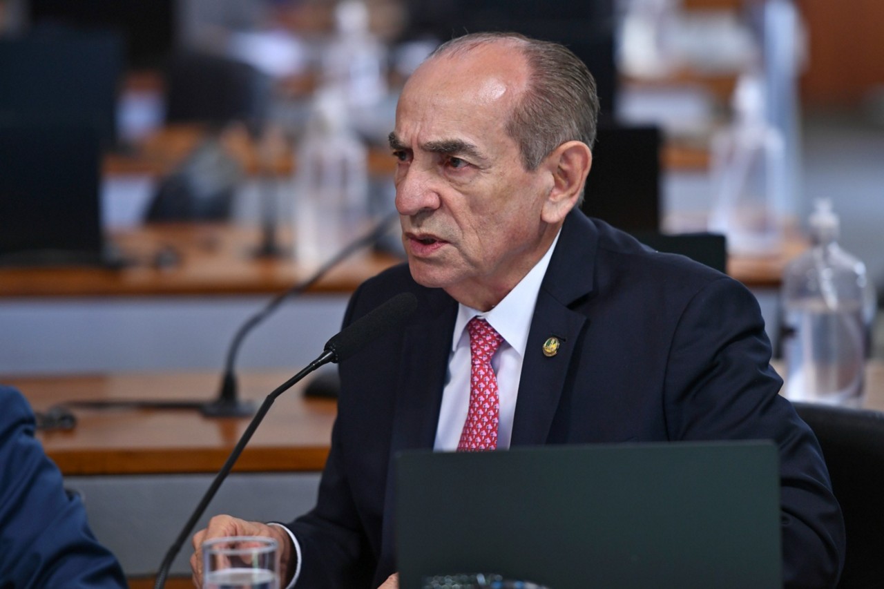 O senador Marcelo Castro prevê, em seu parecer, o fim da reeleição a partir de 2030