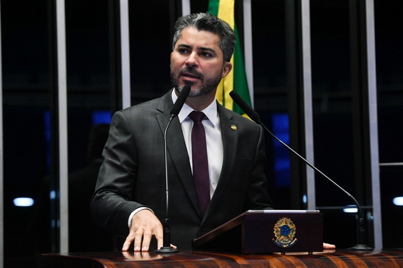 Oposição fica em saia-justa com proposta do governo de isenção do IR