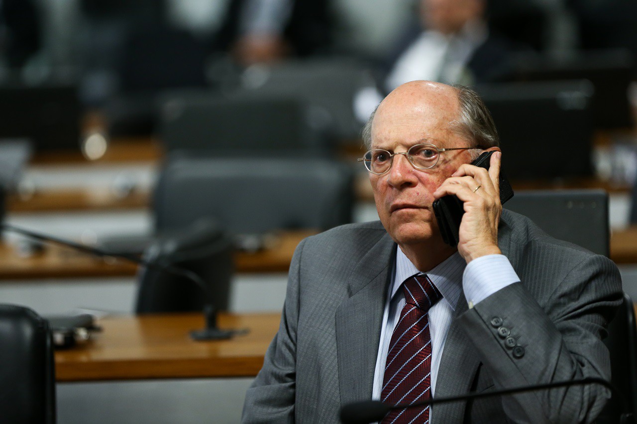 O jurista Miguel Reale Jr. durante as discussões do impeachment de Dilma Rousseff no Senado, em 2016