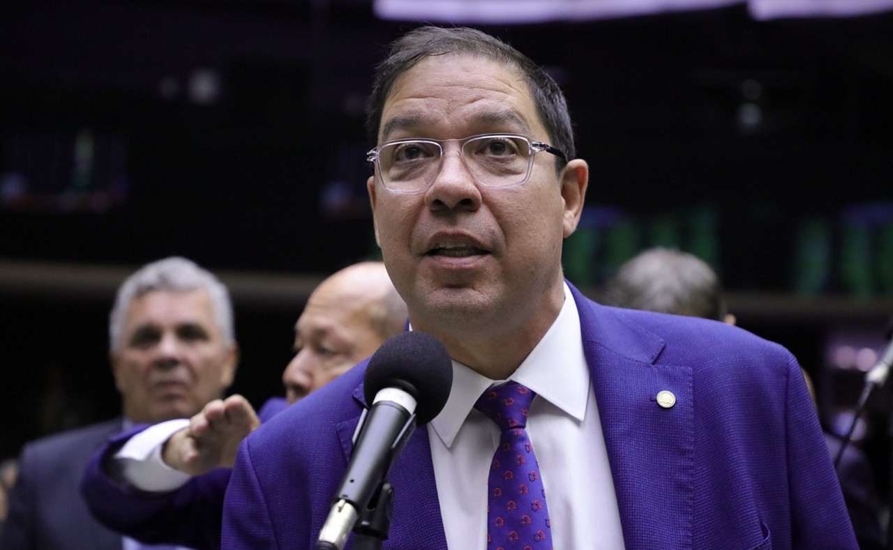 Líder do PL na Câmara, Altineu Côrtes (PL-RJ), apoia a candidatura de Hugo Motta (Republicanos-PB) à presidência da Casa e quer consenso na bancada
