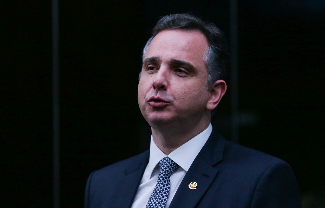 O presidente do Congresso, Rodrigo Pacheco, criticou quem "se ocupa" de "plantar mentiras"