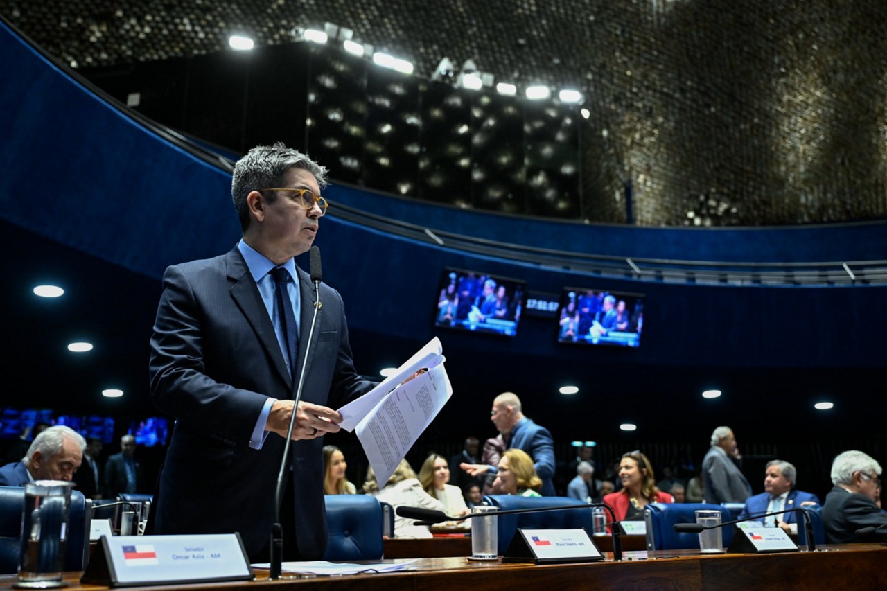 A MP deve compensar o impacto de vetos derrubados pelo Congresso Nacional, segundo Randolfe Rodrigues