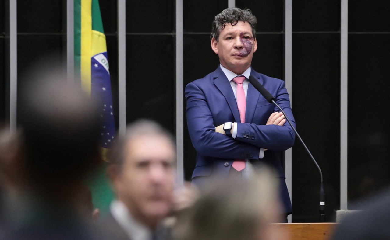O deputado Reginaldo Lopes apresentou seu parecer sobre a regulamentação da reforma tributária na segunda-feira (16)