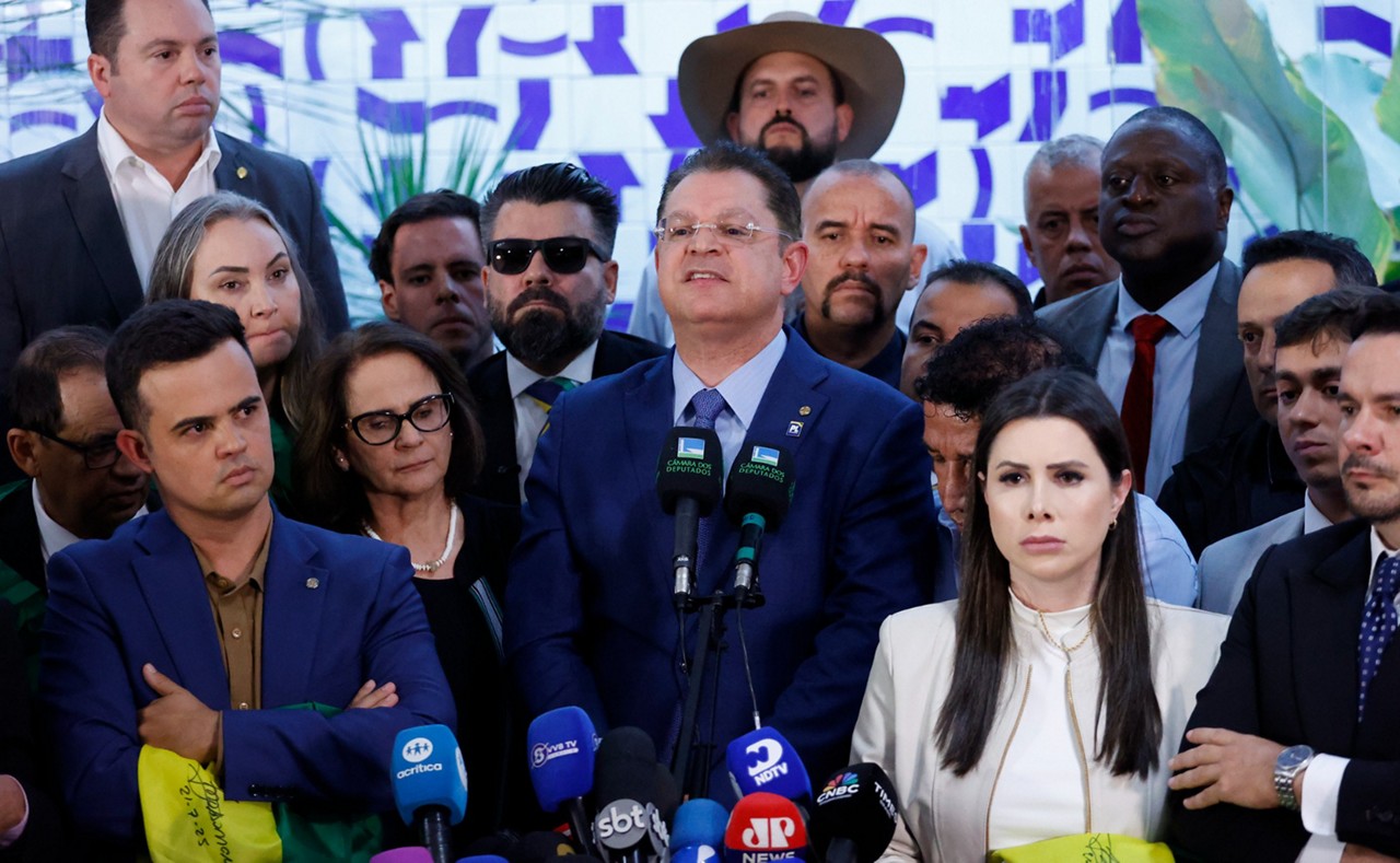 A oposição pretende pressionar o presidente da Câmara, Hugo Motta (Republicanos-PB), a pautar o Projeto de Lei (PL) que anistia os réus do 8 de Janeiro; líder do PL não adiantou quais serão as estratégias