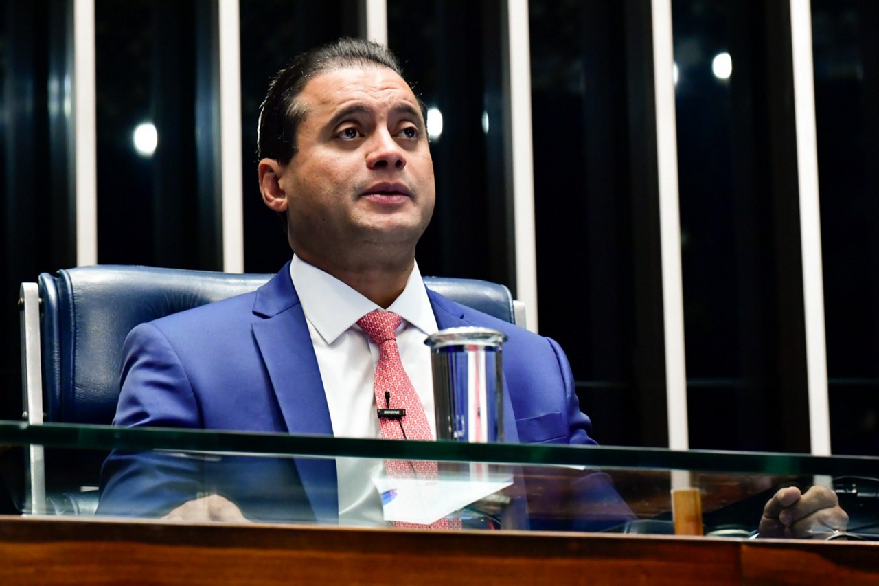 Relator Weverton Rocha (PDT-MA) agradeceu a aprovação unânime e justificou que o projeto corrige uma distorção na Lei da Ficha Limpa