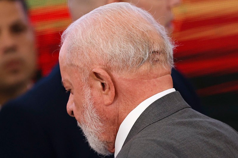 Lula teve de fazer cirurgia após ar o dia indisposto, sentiu sonolência e dores de cabeça em Brasília