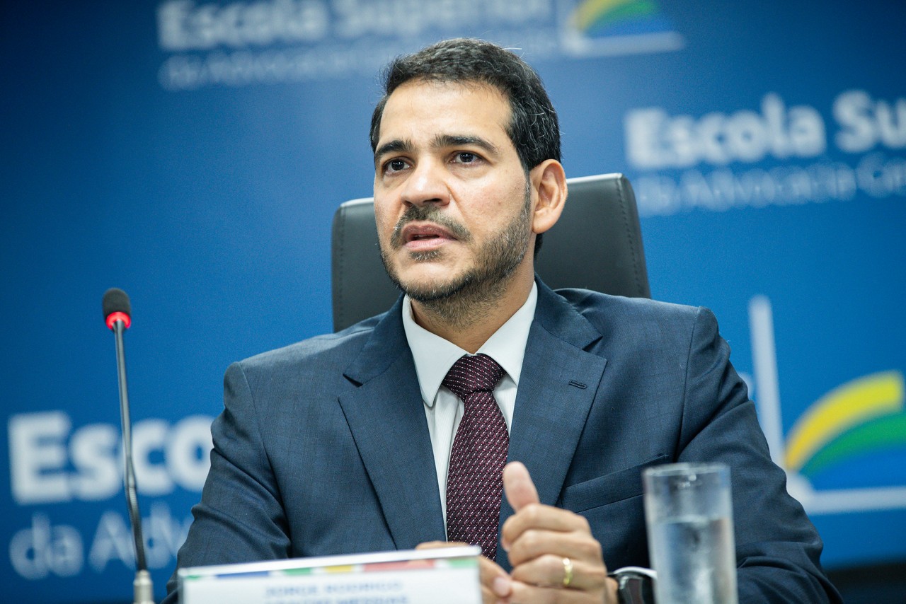 O advogado-geral da União, Jorge Messias, pretende subsidiar os ministros do STF com o conteúdo de audiência pública no julgamento das ações que tratam da regulamentação das redes sociais no Brasil