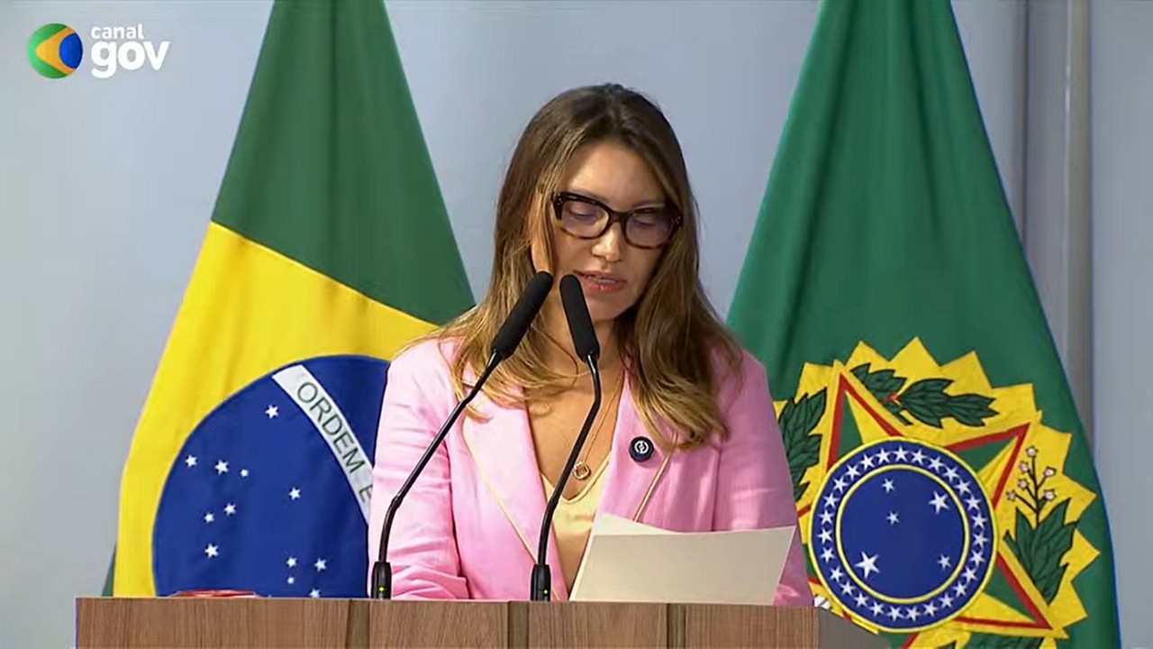 Ao abrir a cerimônia, Janja da Silva disse que o Planalto foi vítima do ódio e exaltou artistas