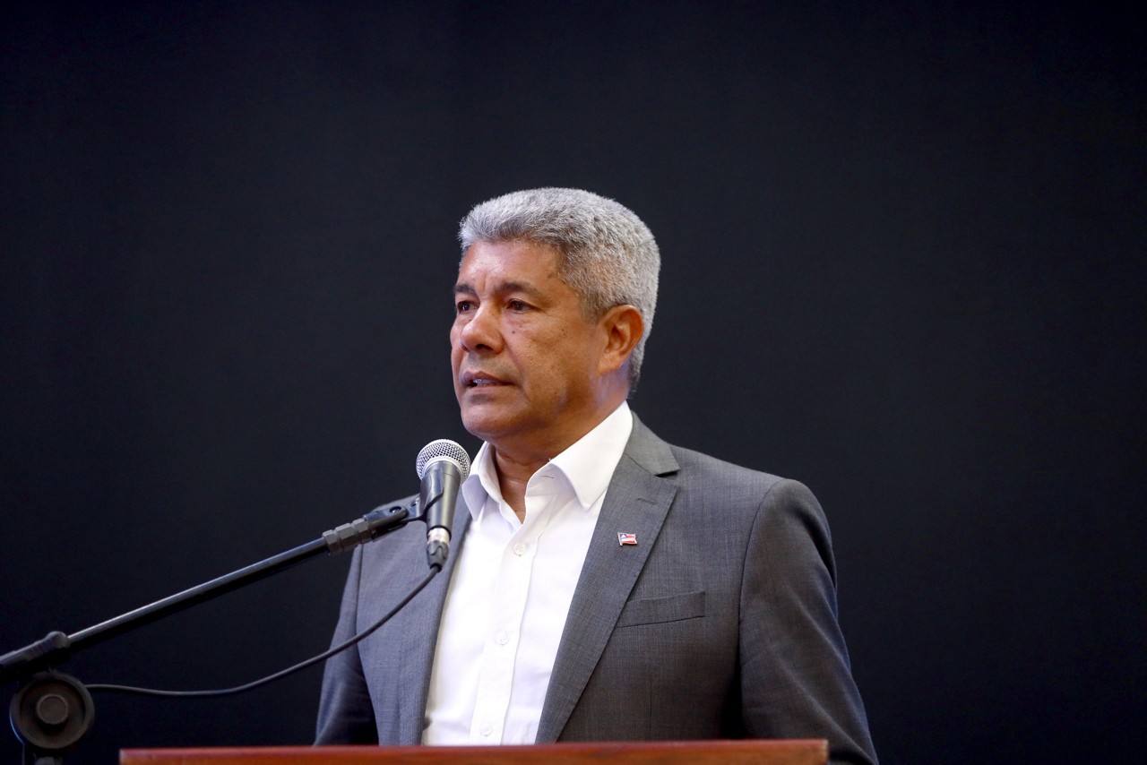 Governador da Bahia, Jerônimo Rodrigues, sugeriu levar bolsonaristas para a vala durante discurso