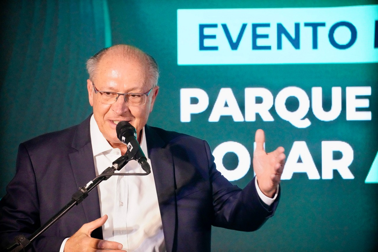 Presidente em exercício, Geraldo Alckmin, esteve em Arinos (MG) e comentou sobre o aumento nas tarifas de importação do aço pelo presidente dos EUA, Donald Trump