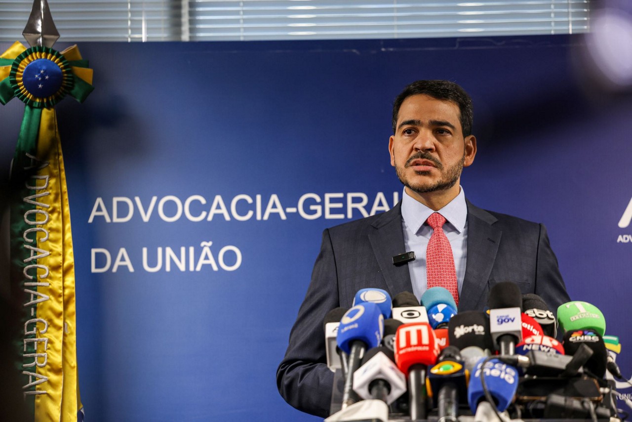 Advogado-geral da União, Jorge Messias, apresenta plano ao STF para ressarcimento das vítimas de fraudes no INSS