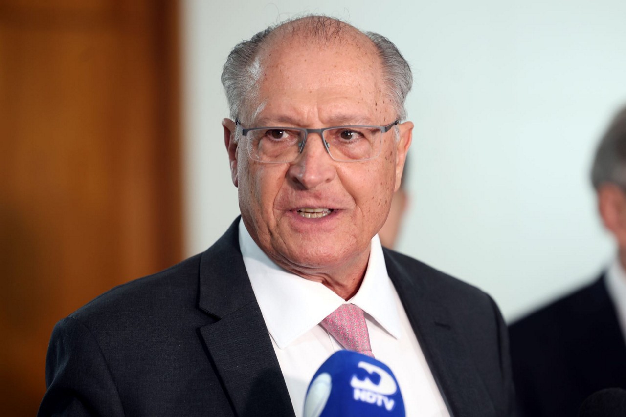 Vice-presidente Geraldo Alckmin coordena comitê criado pelo governo para debater com empresários tarifas de 50% anunciadas por Donald Trump ao Brasil