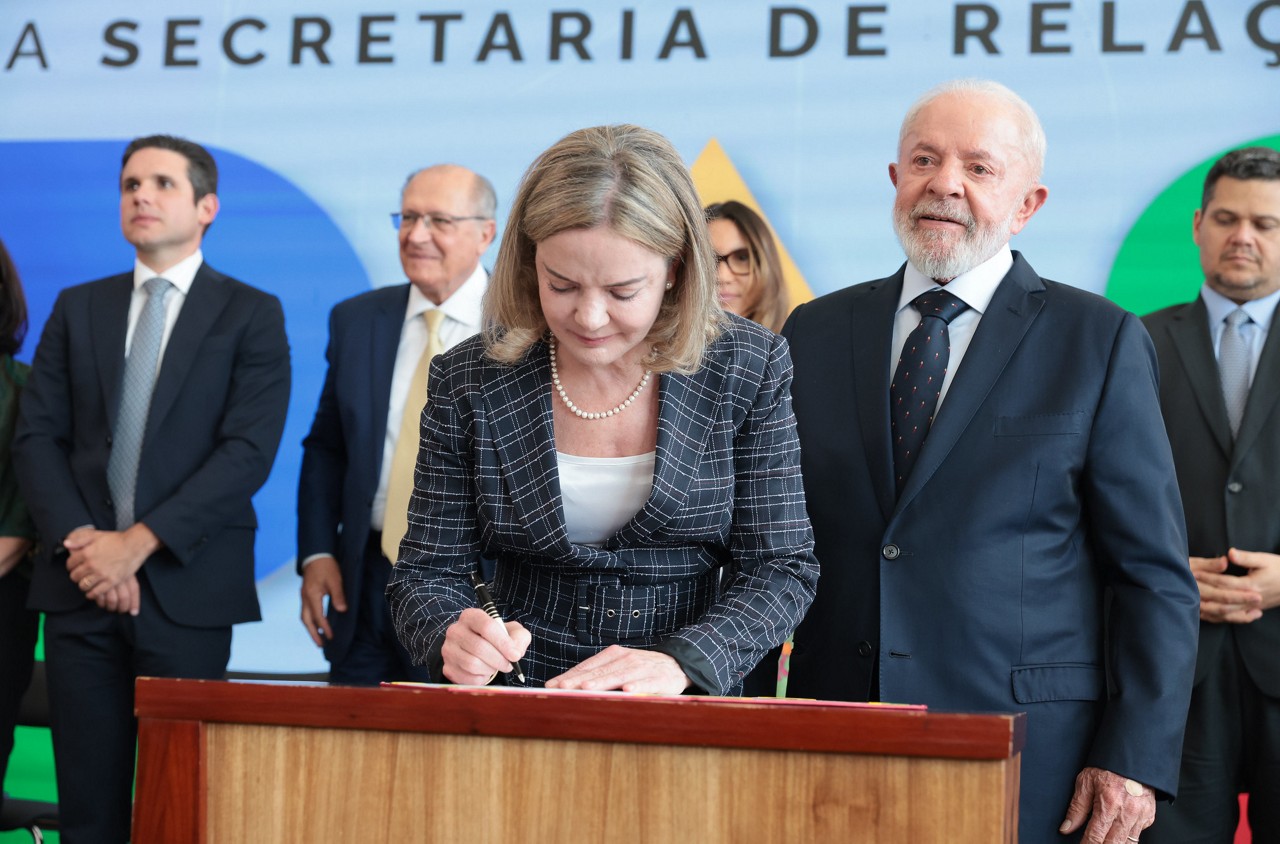 Gleisi Hoffmann tomou posse, na segunda-feira (10), como ministra da Secretaria de Relações Institucionais (SRI). Evento ocorreu no Palácio do Planalto.